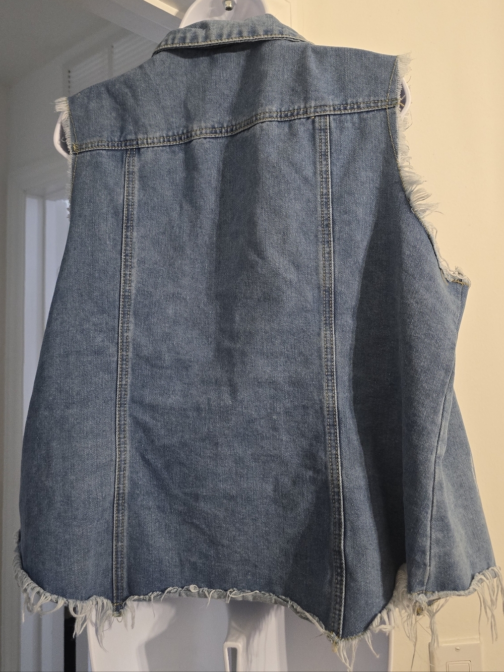 Distressed oversized Blue Collared Denim Jean Vest Size XL Button Front - Picture 8 of 8